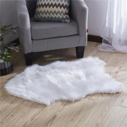 Amazing Rugs LSW0710 28 x 39 in. Luxury Decorative Hand Tufted Faux Fur Rug in White Sheepskin