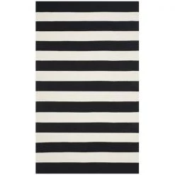 Safavieh MTK712D-5 Montauk Hand Woven Medium Rectangle Rug; Black - White; 5 x 8 ft.
